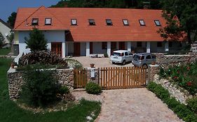 Bakonyi Apartmanhaz Epleny