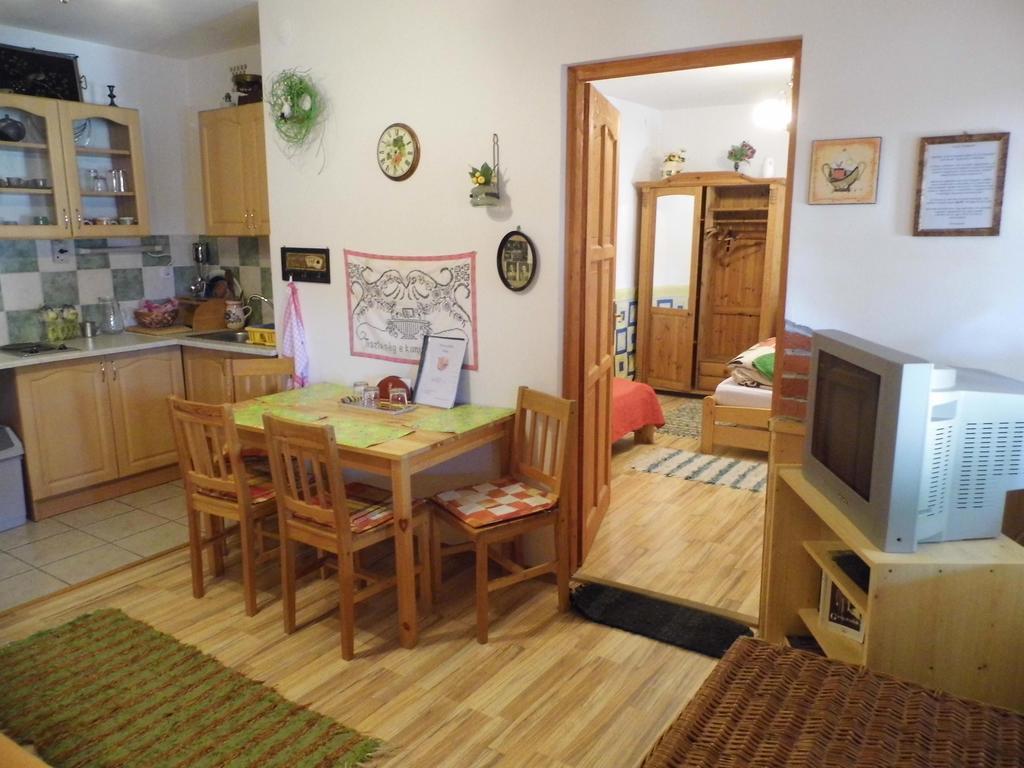Bakonyi Apartmanhaz Eplény Exterior foto