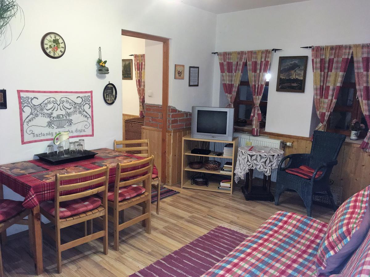 Bakonyi Apartmanhaz Eplény Exterior foto