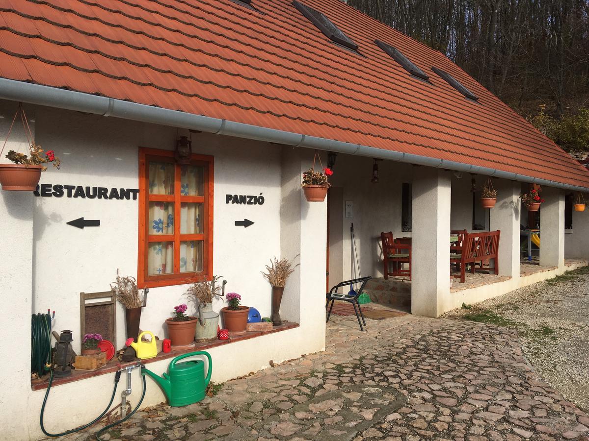 Bakonyi Apartmanhaz Eplény Exterior foto